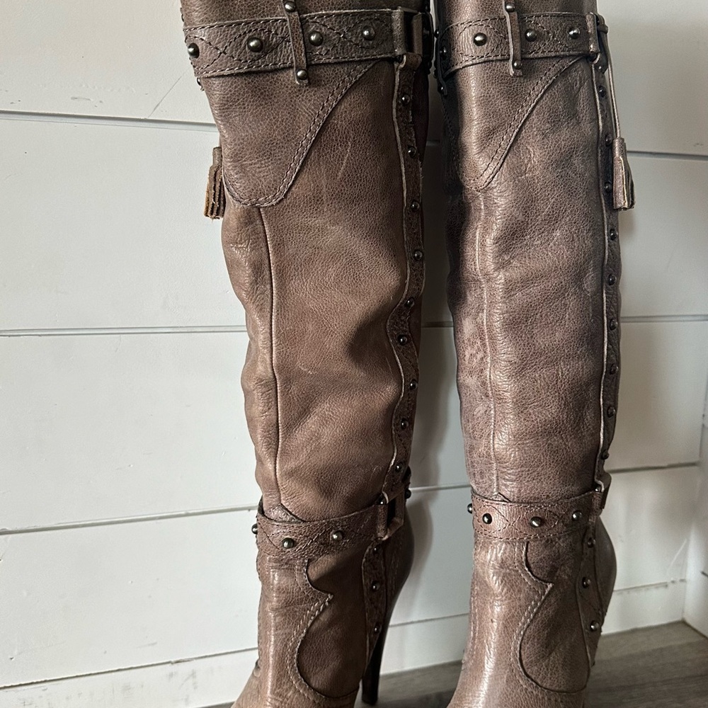 Gianni Bini Brown tall boot